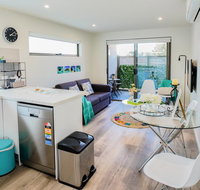 U101 Brunswick Living Brand New Deluxe Balcony Apartment close to Airport and CBD - Accommodation BNB
