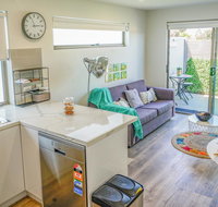 U201 Brunswick Living Brand New Deluxe Balcony Upper Floor Apartment close to Airport and CBD - Accommodation BNB