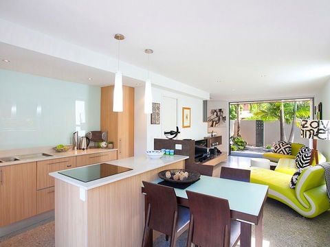U3/27 Noosa Parade, Noosa Sound - Accommodation BNB 3