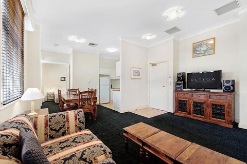 ULTIQA Rothbury Hotel - Accommodation BNB 3