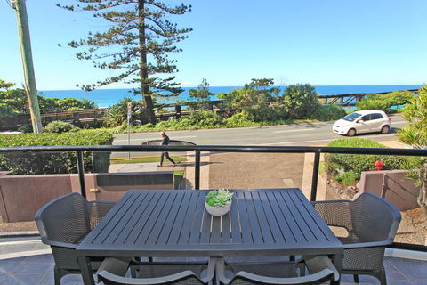 Unit 1 Phoenix Apartments, Coolum Beach - Accommodation BNB 0