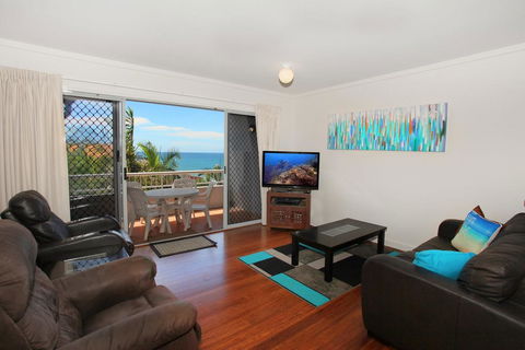 Unit 9, Coolum Blueseas Apartments, 59-61 Coolum Tce, Coolum Beach, 400 BOND, LINEN INCLUDED - Accommodation BNB 2