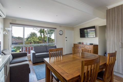Upstairs Cottage On Beachurst - Accommodation BNB 2