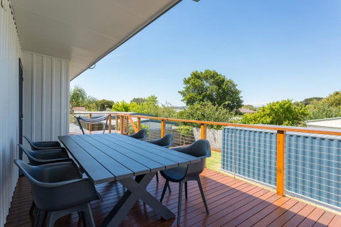 Upstairs Cottage On Beachurst - Accommodation BNB 0