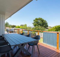 Upstairs Cottage On Beachurst - Accommodation BNB