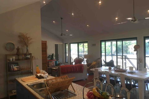 Valley Views Lodge Port Douglas - Accommodation BNB 0