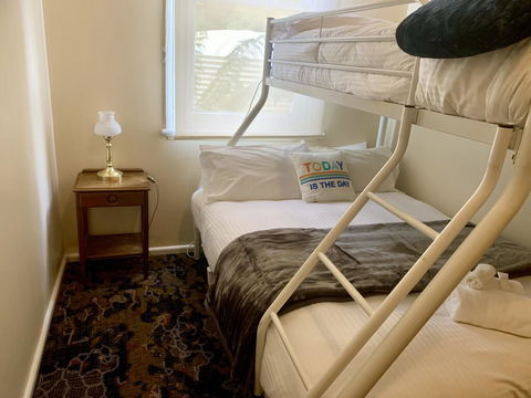 Victoria Albert Guest House Bar Cafe And Restaurant - Accommodation BNB 2