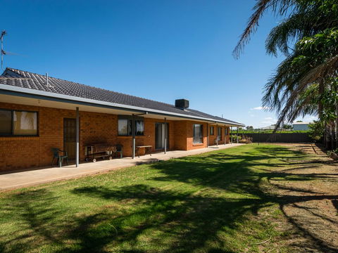 Vineyard Retreat Mildura - Accommodation BNB 2