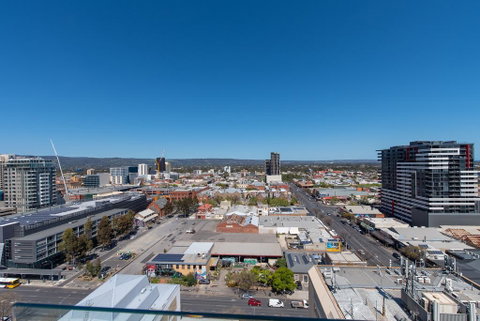 Vision On Morphett Adelaide Central - Accommodation BNB 2