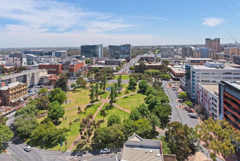 Vision On Morphett Adelaide Central - Accommodation BNB 3