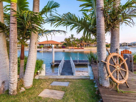 Vista Del Mare - 81 Witonga Drive Yamba Family Home On Water. - Accommodation BNB 0