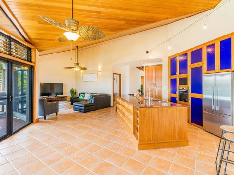 Vista Del Mare - 81 Witonga Drive Yamba Family Home On Water. - Accommodation BNB 3