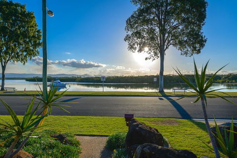Waterfront Family House - Accommodation BNB 1