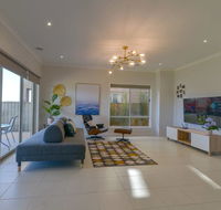 Waterfront Grand Villa for Big Group - Accommodation BNB