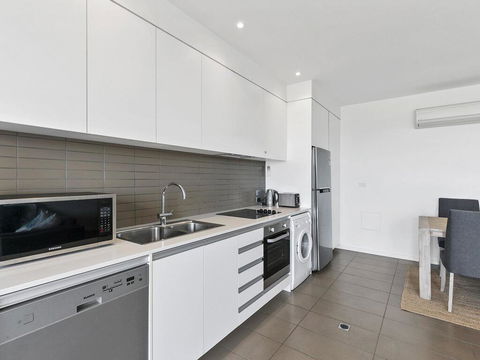 WATERFRONT SEVEN - In The Heart Of Lorne - Accommodation BNB 1