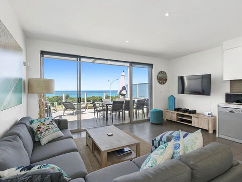 WATERFRONT SEVEN - In The Heart Of Lorne - Accommodation BNB 3