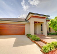 Newington Lakehouse - Accommodation BNB
