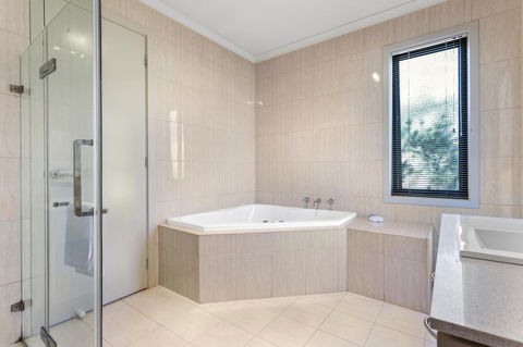 Quality Hotel Point Cook - Accommodation BNB 12