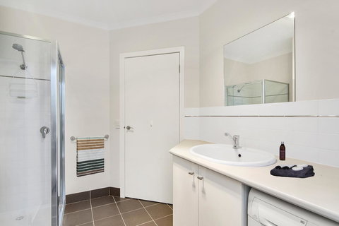 Bask At The Glade - Rejuvenate Stays - Accommodation BNB 13