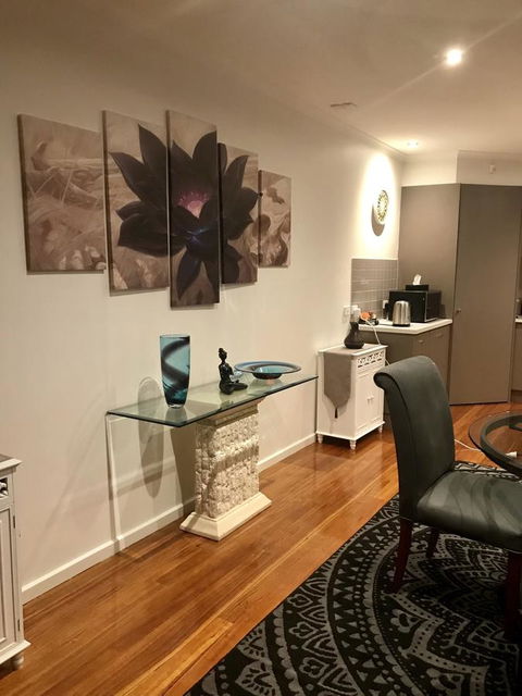 Black Lotus Townhouse - Accommodation BNB 6