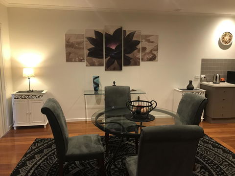 Black Lotus Townhouse - Accommodation BNB 8