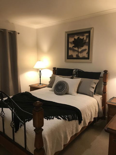 Black Lotus Townhouse - Accommodation BNB 4