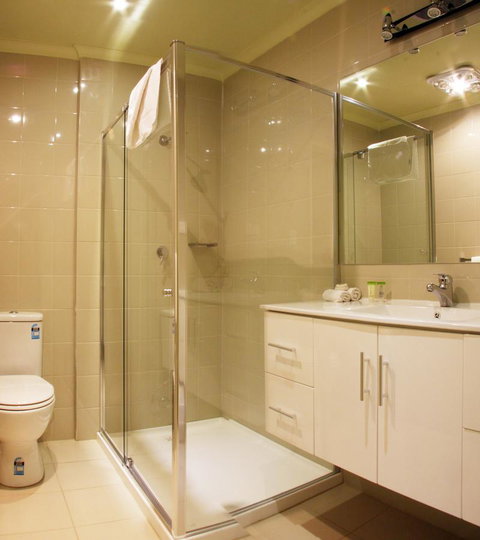 Buckingham Apartments - Accommodation BNB 15