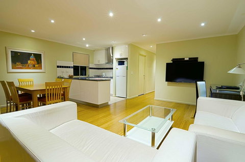 Buckingham Apartments - Accommodation BNB 5