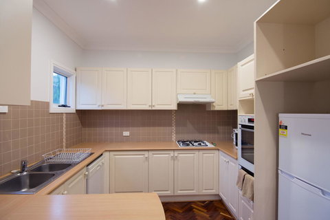 Buckingham Apartments - Accommodation BNB 1