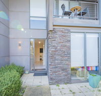 Stylish 3 Bedroom Condo - Accommodation BNB