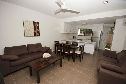 Woodville Beach Townhouse 6 - Accommodation BNB 2