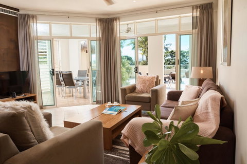 Sea Change Beachfront Apartments - Accommodation BNB 5