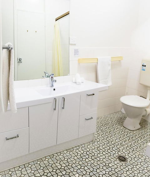 Amaroo On Mandalay, Magnetic Island - Accommodation BNB 4