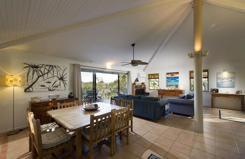 The Retreat Beach Houses - Accommodation BNB 4