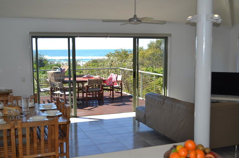 The Retreat Beach Houses - Accommodation BNB 7