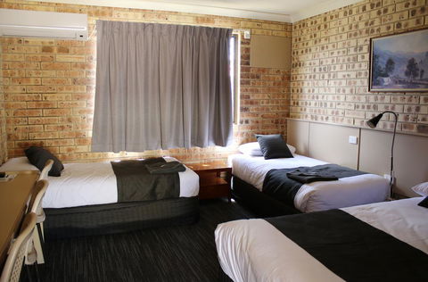 Clermont Country Motor Inn - Accommodation BNB 7