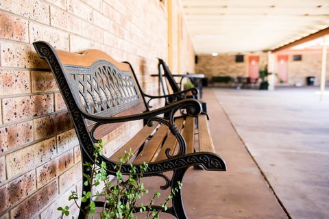 Clermont Country Motor Inn - Accommodation BNB 5