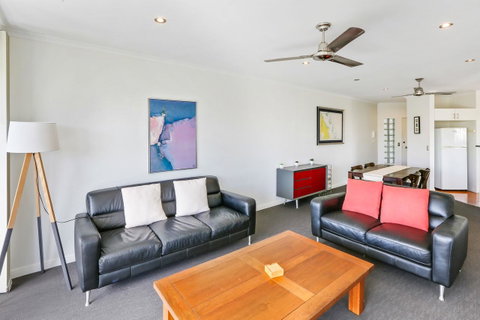 On The Beach Apartments - Accommodation BNB 5