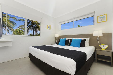 By The Sea Port Douglas - Accommodation BNB 17