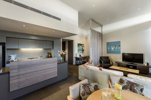 Oaks Redcliffe Mon Komo Suites - Accommodation BNB 21