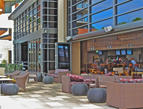 Oaks Redcliffe Mon Komo Suites - Accommodation BNB 0