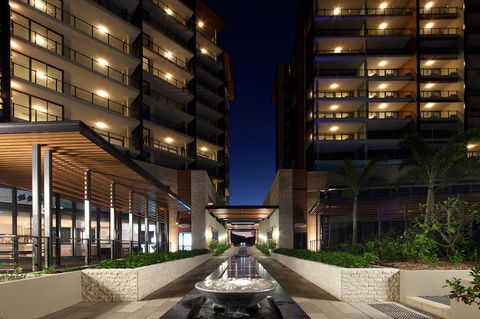 Oaks Redcliffe Mon Komo Suites - Accommodation BNB 1