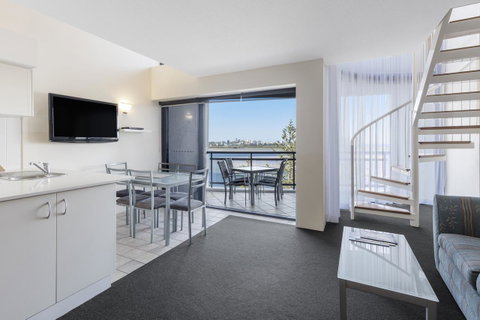 Ramada Resort By Wyndham Golden Beach - Accommodation BNB 10