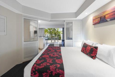 Ramada Resort By Wyndham Golden Beach - Accommodation BNB 4