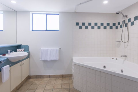 Ramada Resort By Wyndham Golden Beach - Accommodation BNB 30