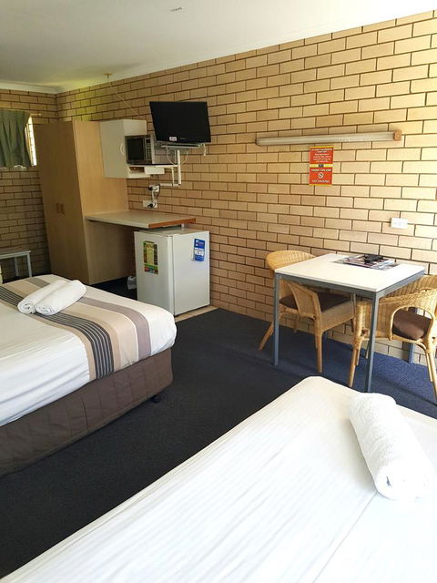 Twin Pines Motel - Accommodation BNB 2