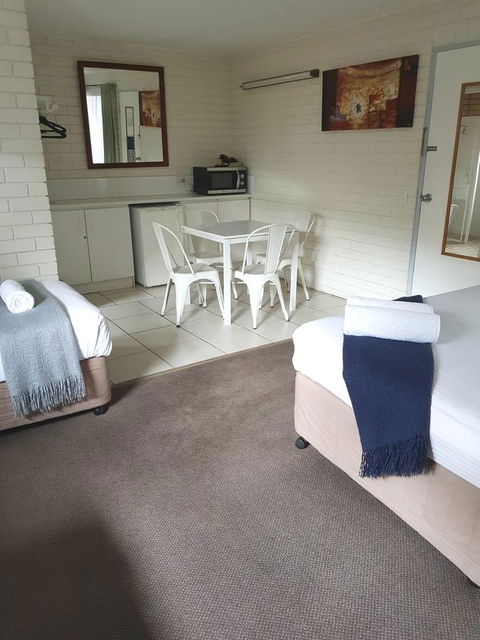 Twin Pines Motel - Accommodation BNB 8