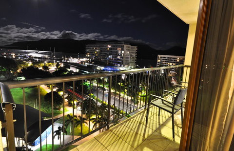 Pacific Hotel Cairns - Accommodation BNB 37
