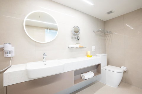 Pacific Hotel Cairns - Accommodation BNB 21