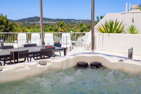 Noosa Tropicana - Accommodation BNB 25